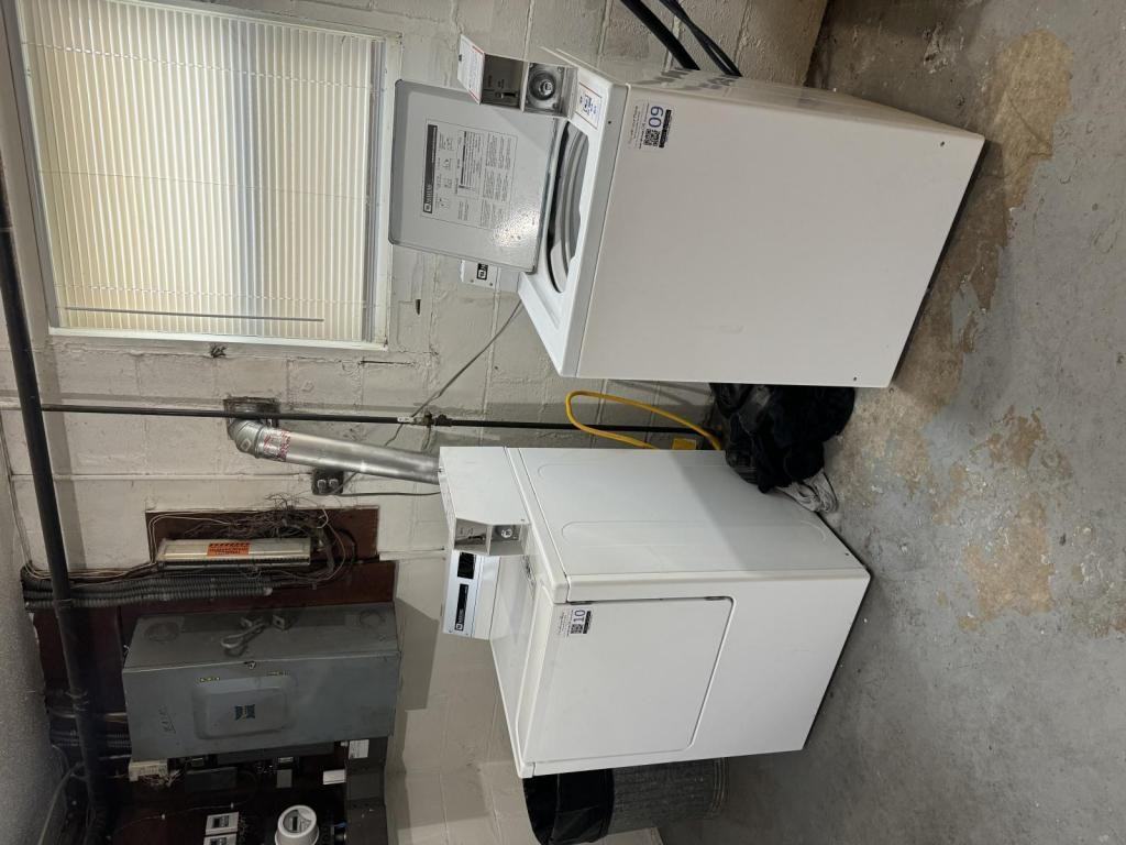 4911 University Ave Ne - Photo 2 of 27