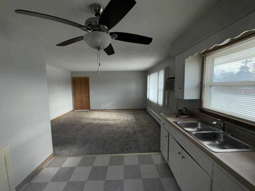 4911 University Ave Ne - Photo 5 of 27