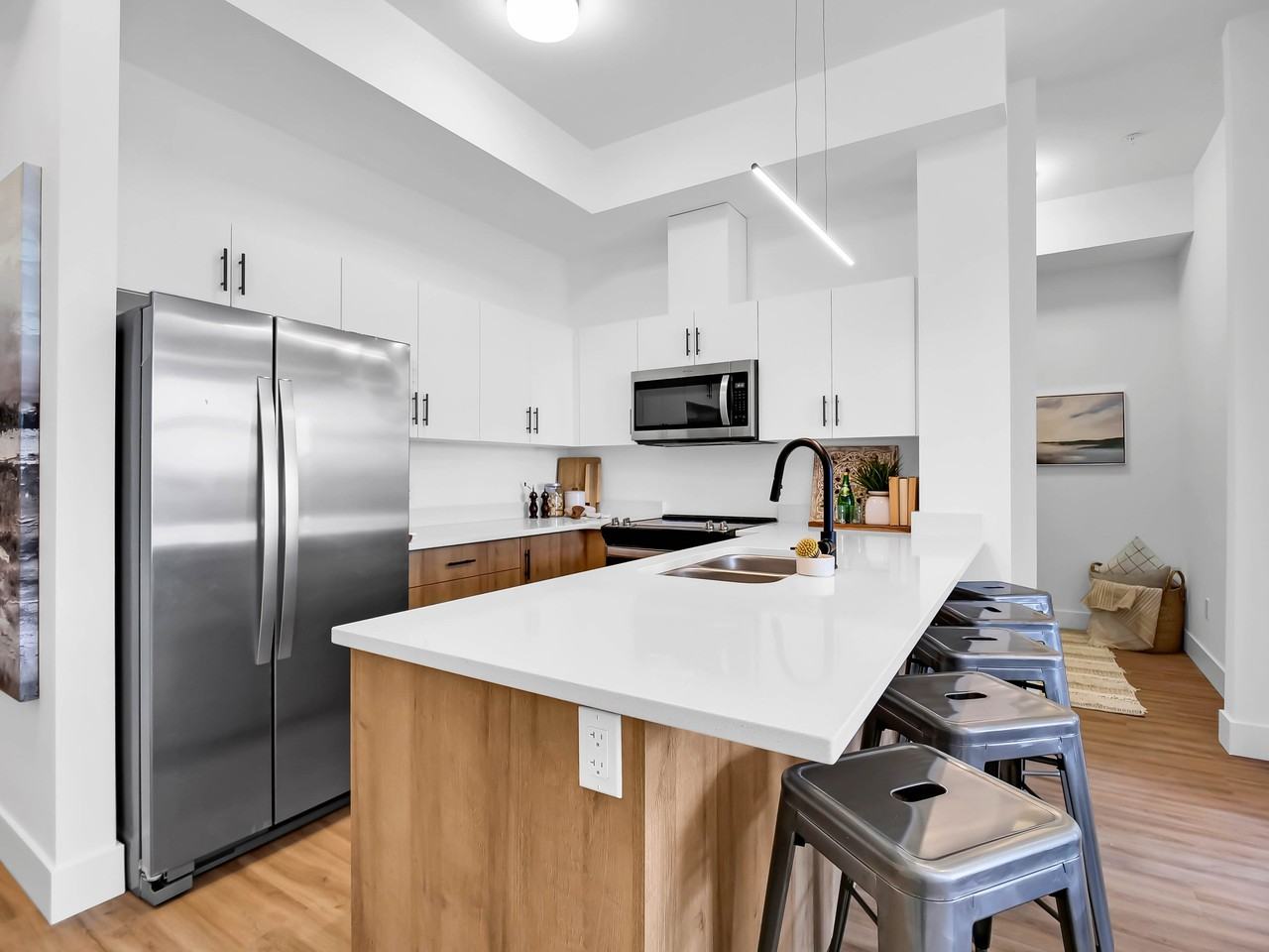1076 Gainsborough Road #102 - Photo 2 of 14