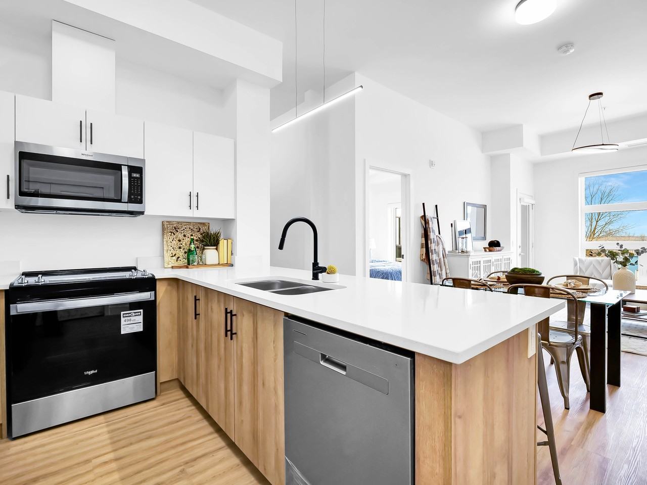 1076 Gainsborough Road #102 - Photo 4 of 14