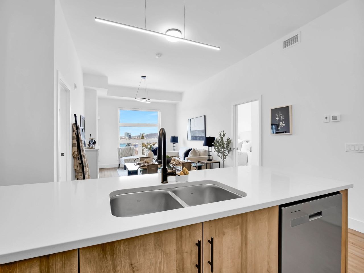 1076 Gainsborough Road #102 - Photo 5 of 14