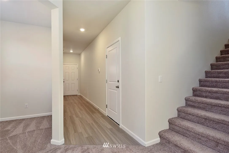 31616 Winston St Se - Photo 2 of 16