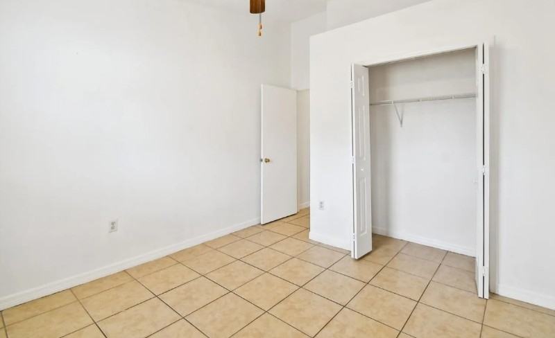 794 Barclay Terrace - Photo 7 of 14