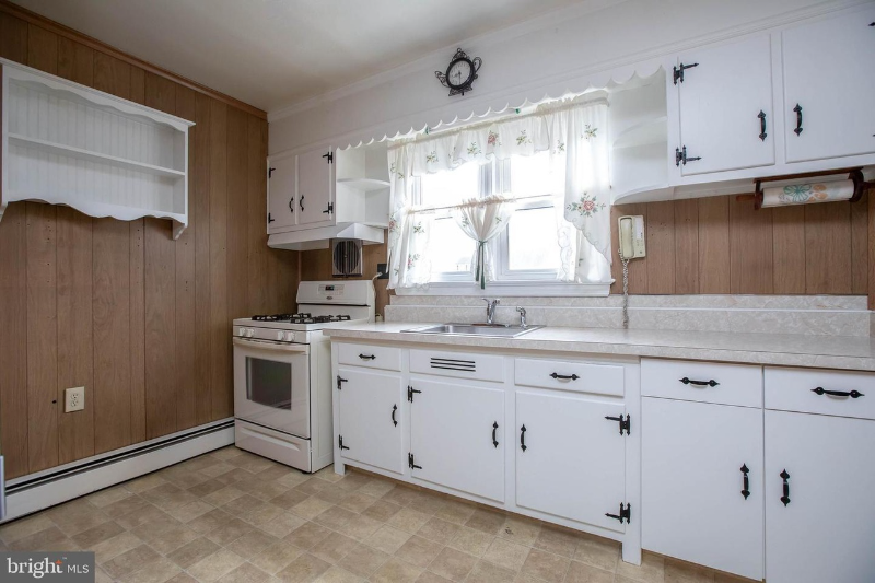 130 7th Ave - Photo 6 of 6