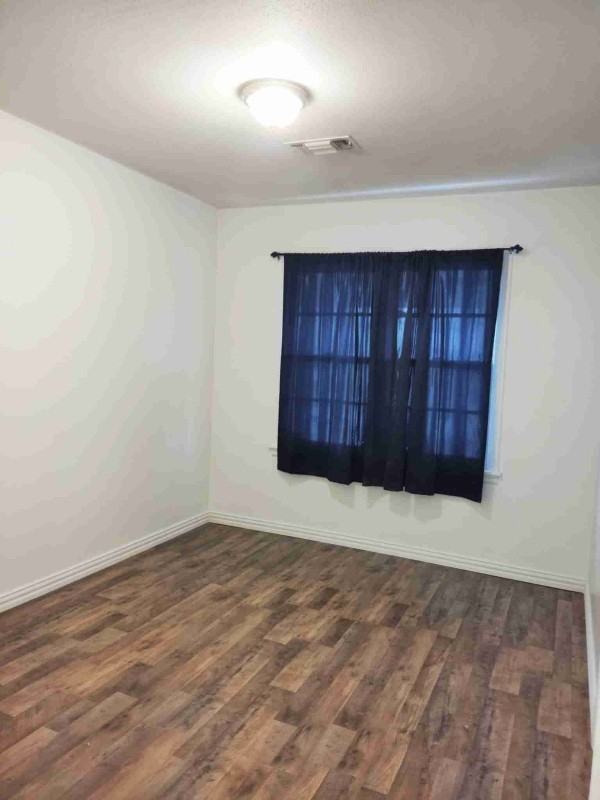 516 S Locust Ave - Photo 3 of 10