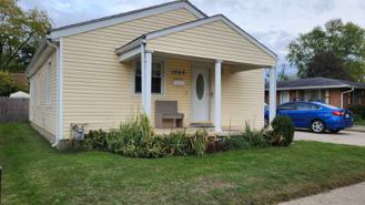 1046 Victoria Ave - Photo 1 of 1