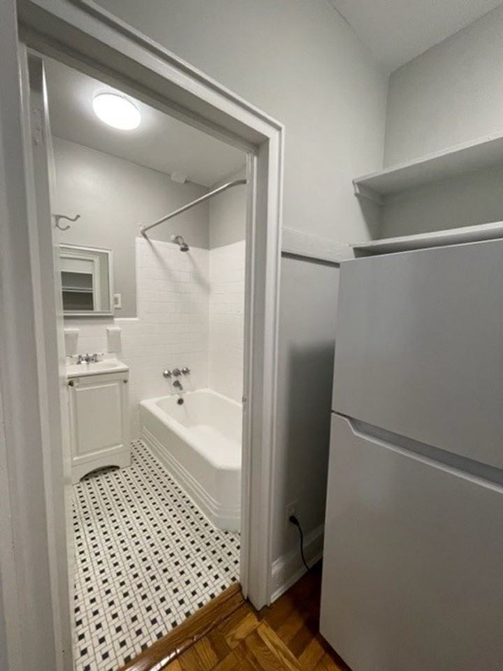 1916 R Street - Photo 3 of 12