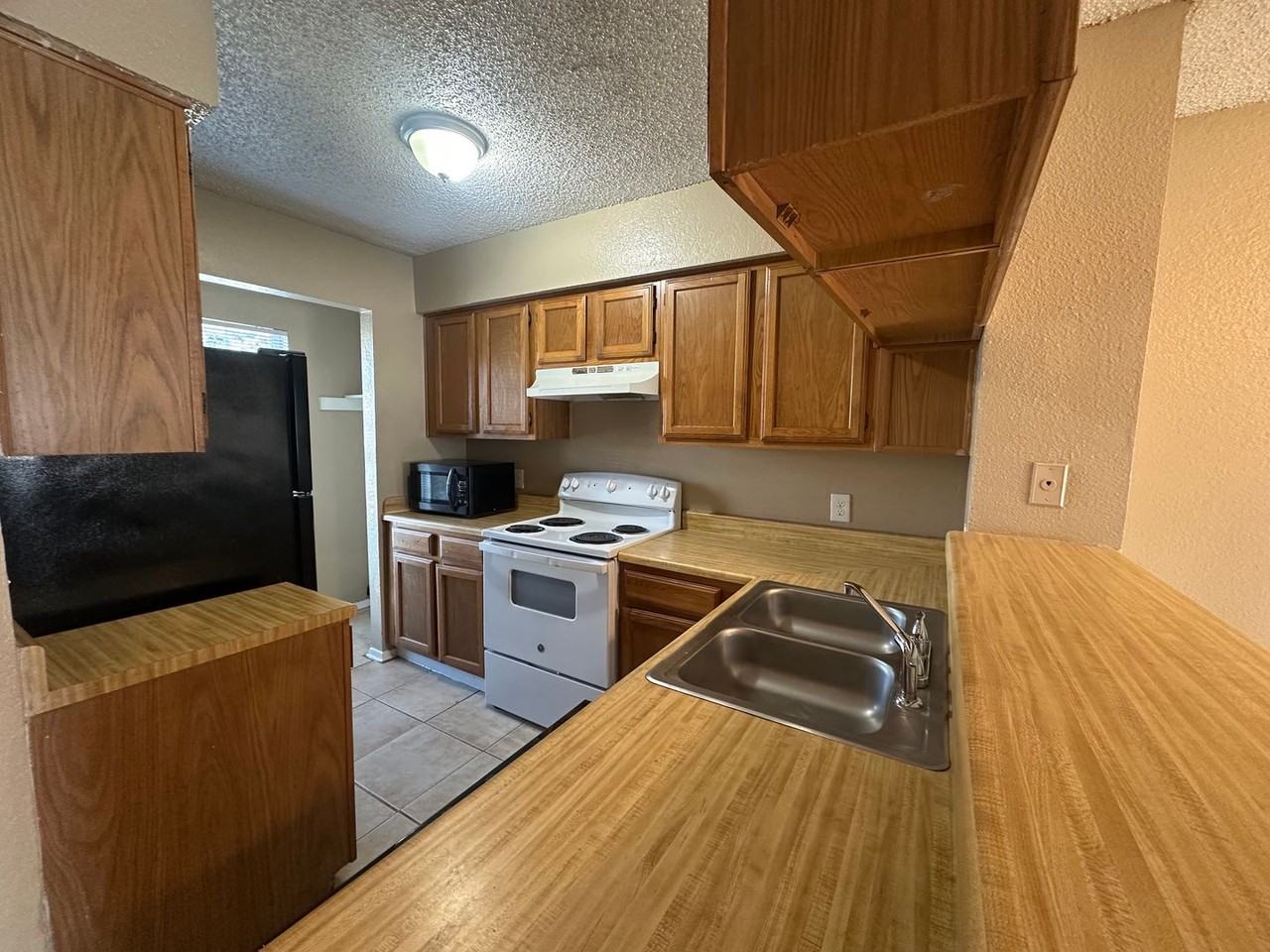 2174 Aspen Dr - Photo 4 of 24