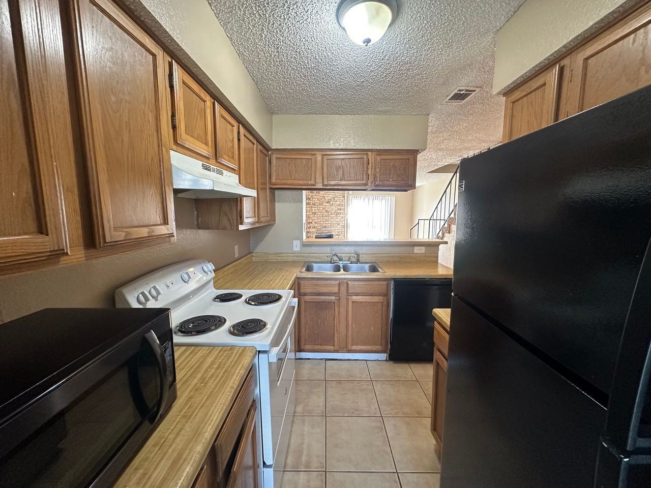 2174 Aspen Dr - Photo 6 of 24