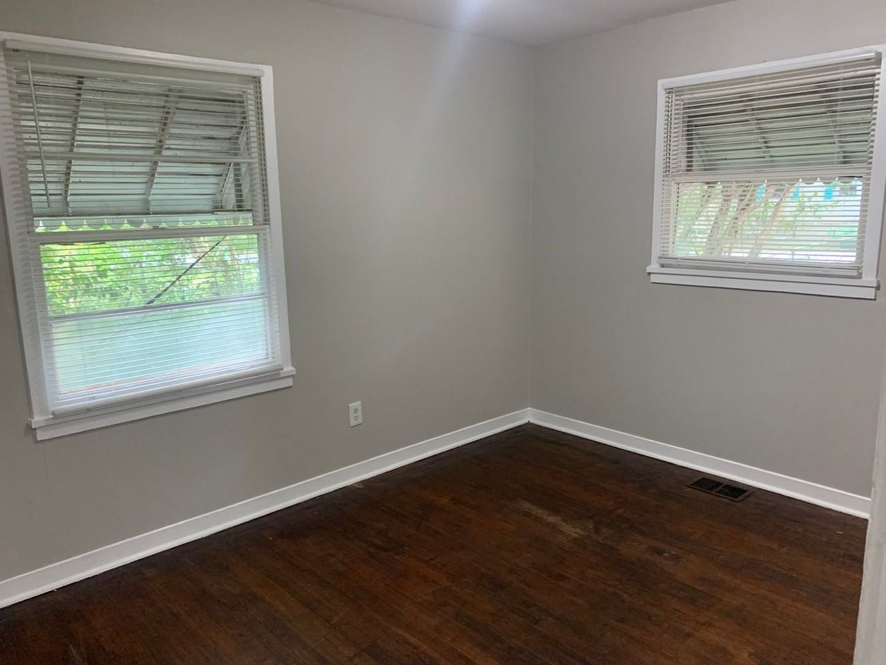 3048 Harold Ave Se - Photo 3 of 8