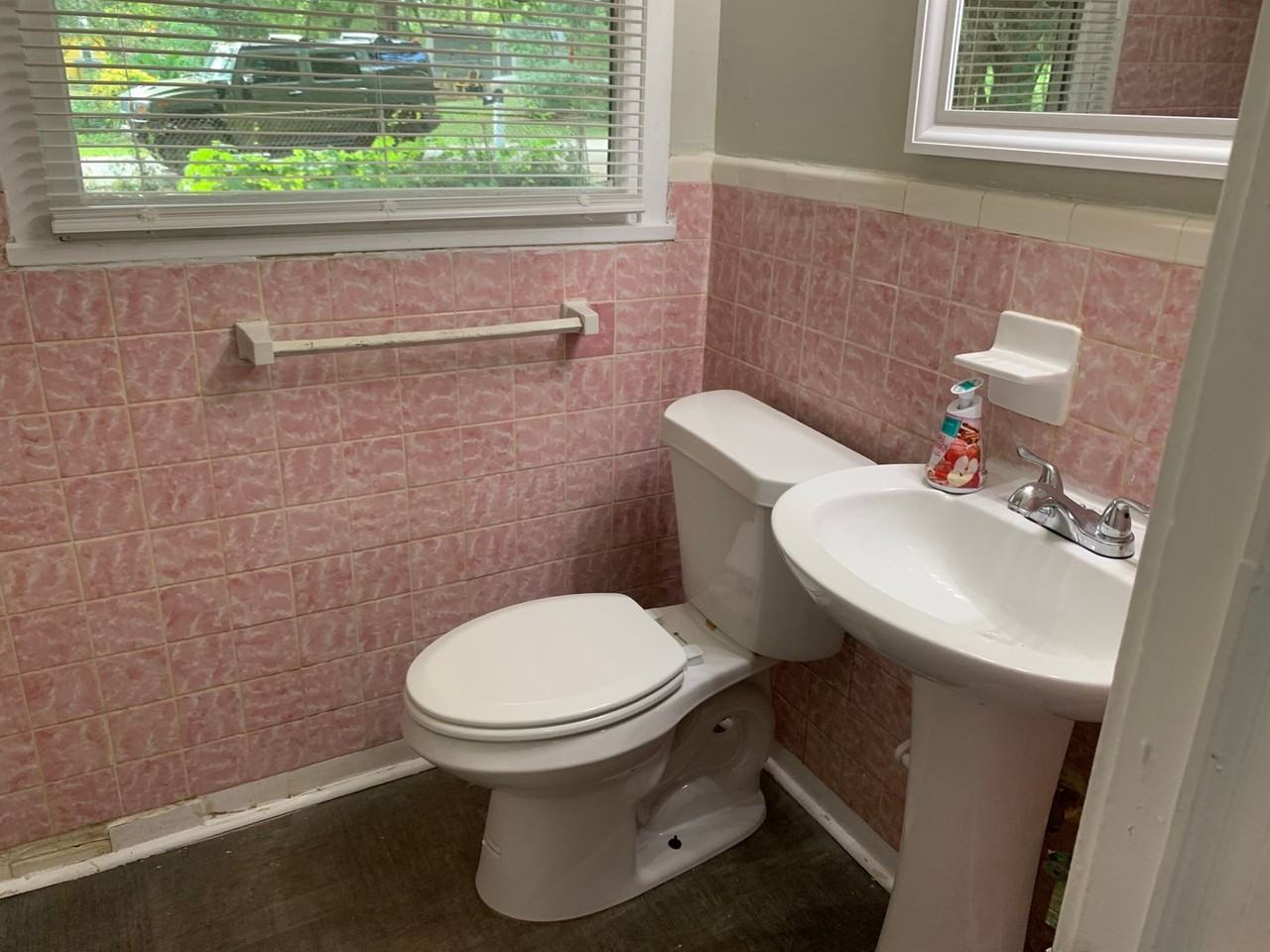 3048 Harold Ave Se - Photo 5 of 8