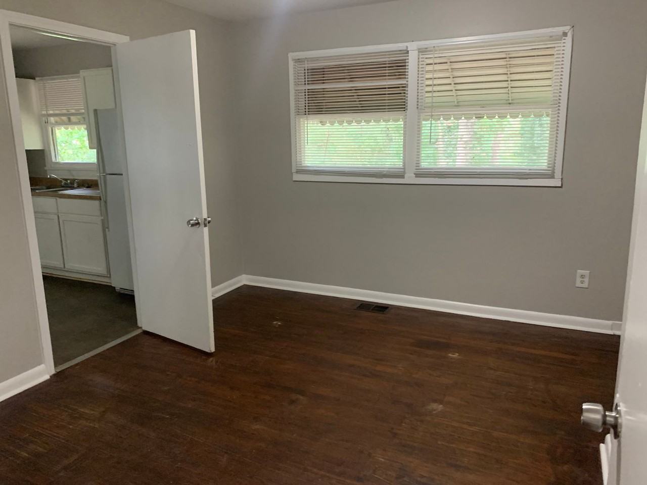 3048 Harold Ave Se - Photo 6 of 8