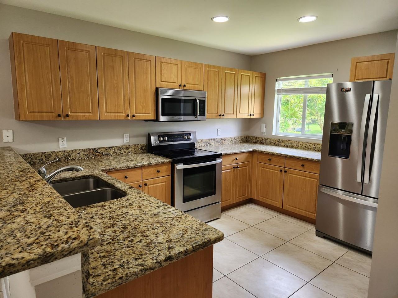 567 Charwood Ave S - Photo 6 of 19