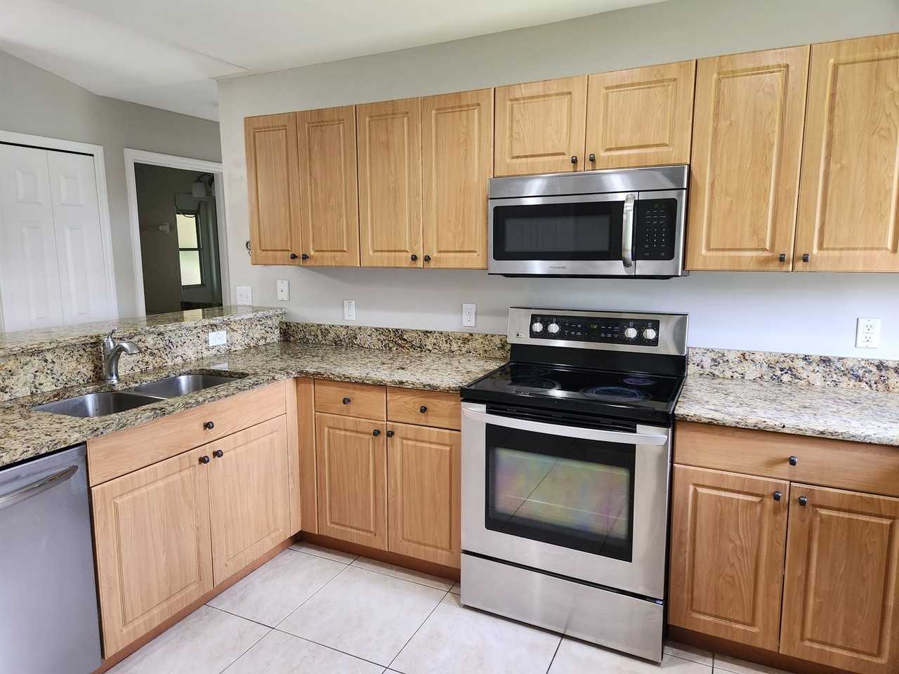567 Charwood Ave S - Photo 7 of 19