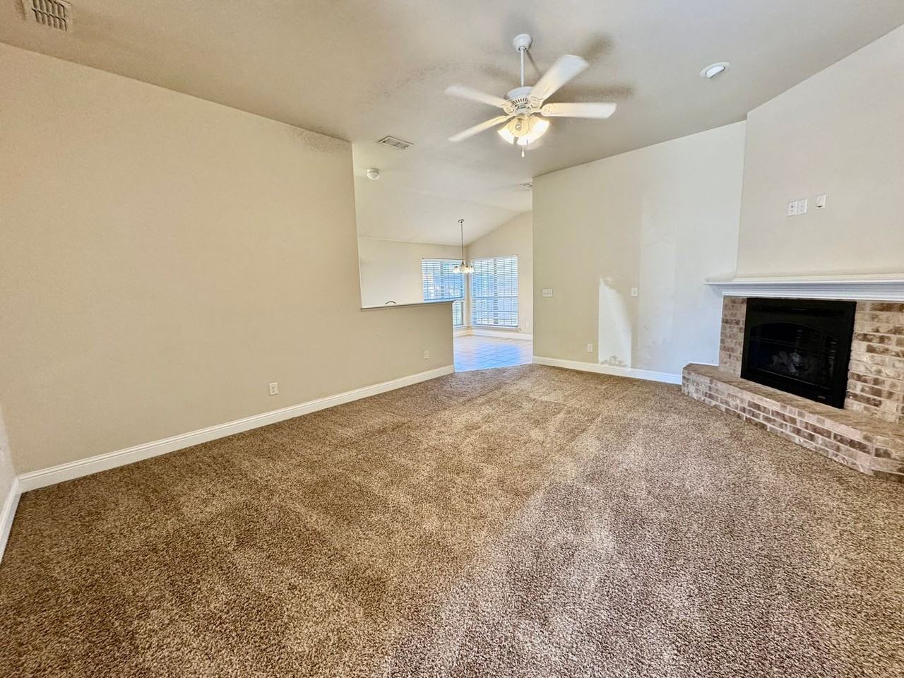 5504 110th St - Photo 2 of 15