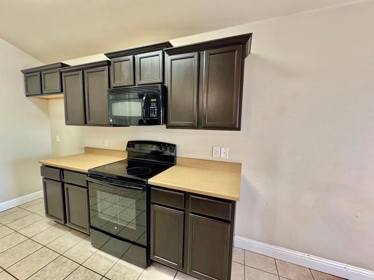 5504 110th St - Photo 5 of 15