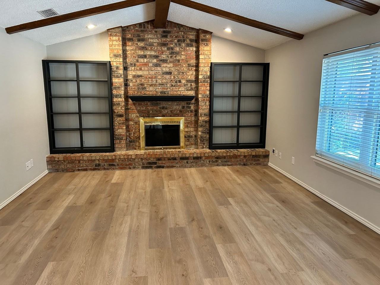 5723 35th St - Photo 3 of 22