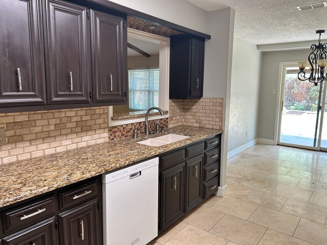 5723 35th St - Photo 5 of 22