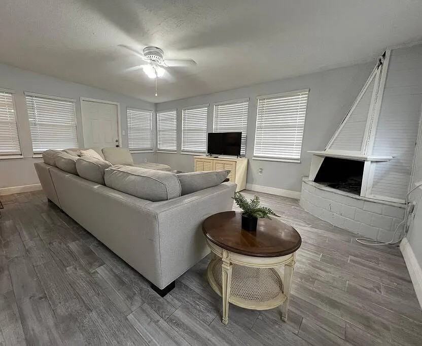 709 W Bayshore Dr #NA - Photo 3 of 11