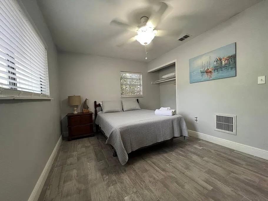 709 W Bayshore Dr #NA - Photo 5 of 11