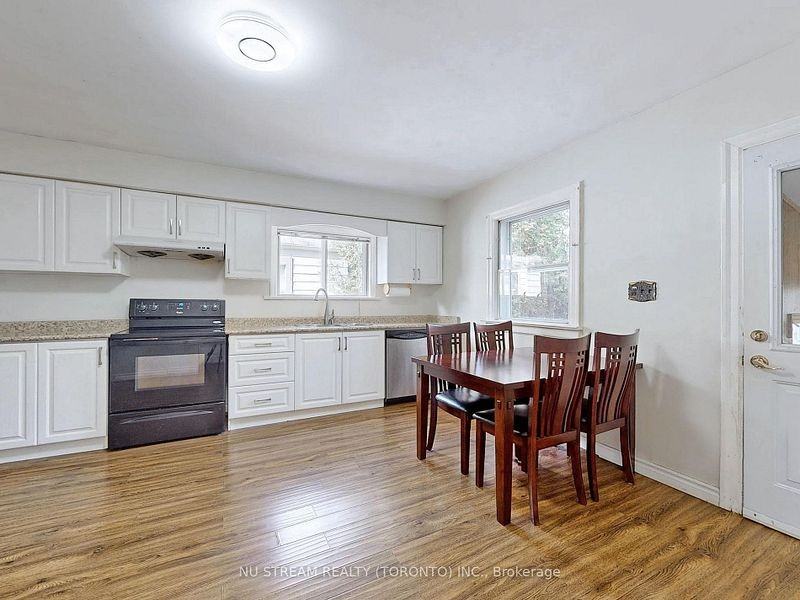 23 Mississauga Road South - Photo 2 of 21