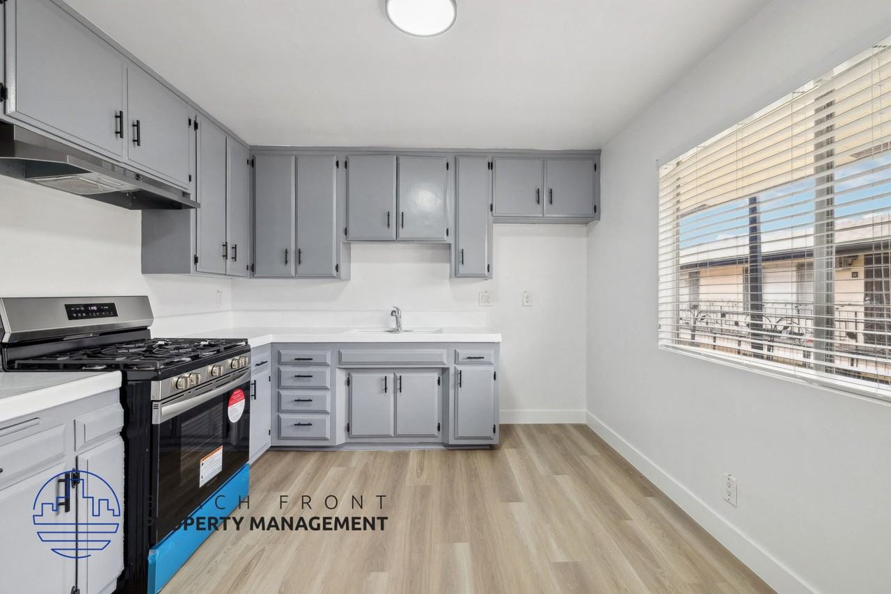 Citrus Apartments - Photo 3 of 26