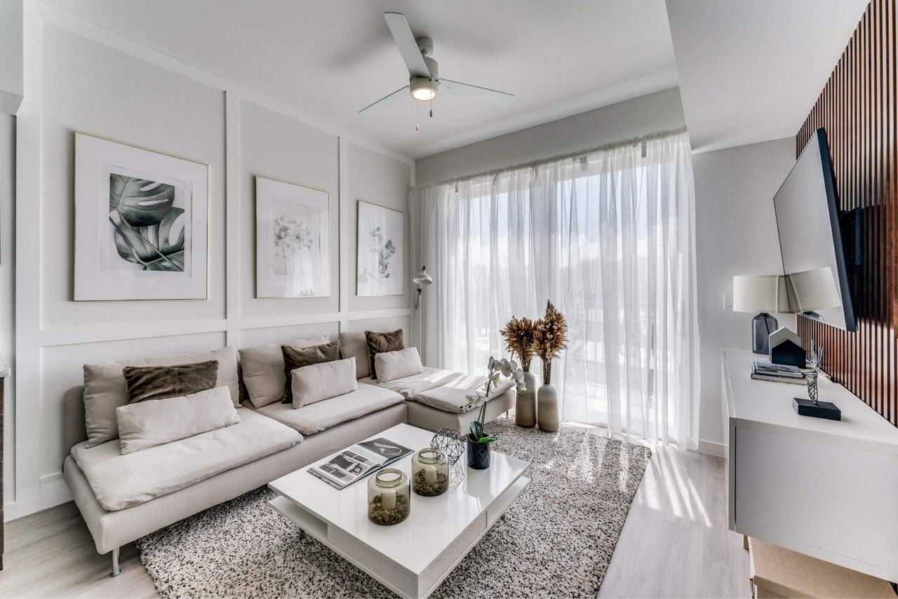 Resia Hutto Square - Photo 2 of 28