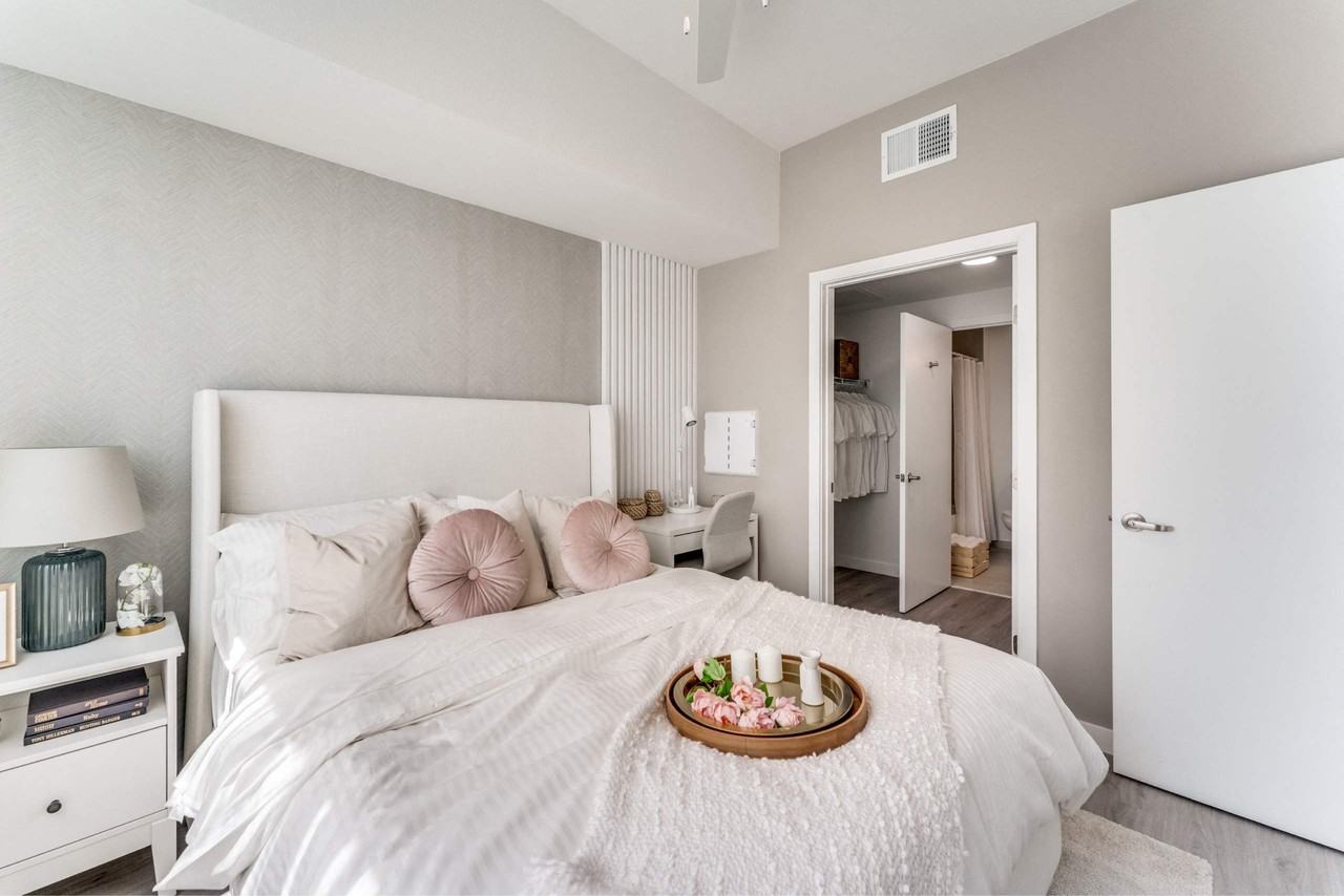 Resia Hutto Square - Photo 5 of 28