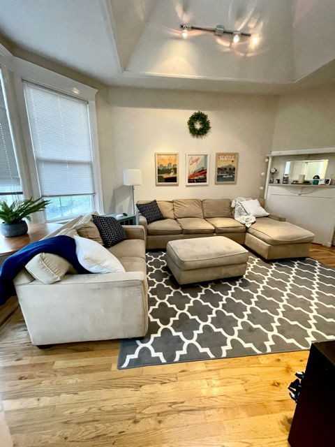 2632 N Lincoln Ave #3 - Photo 2 of 8