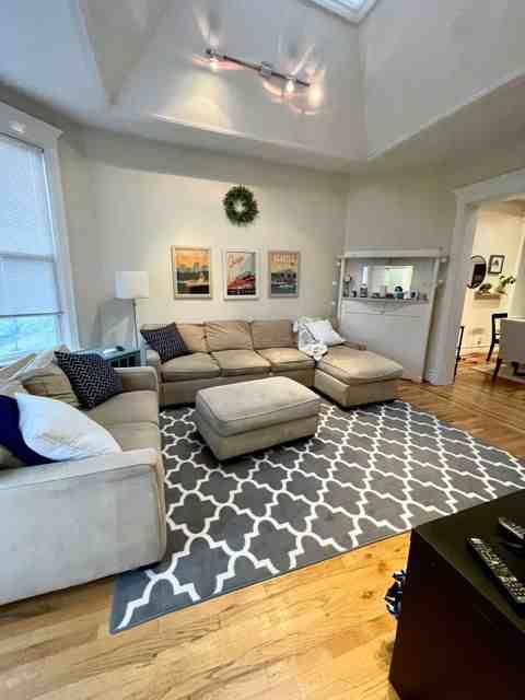 2632 N Lincoln Ave #3 - Photo 3 of 8