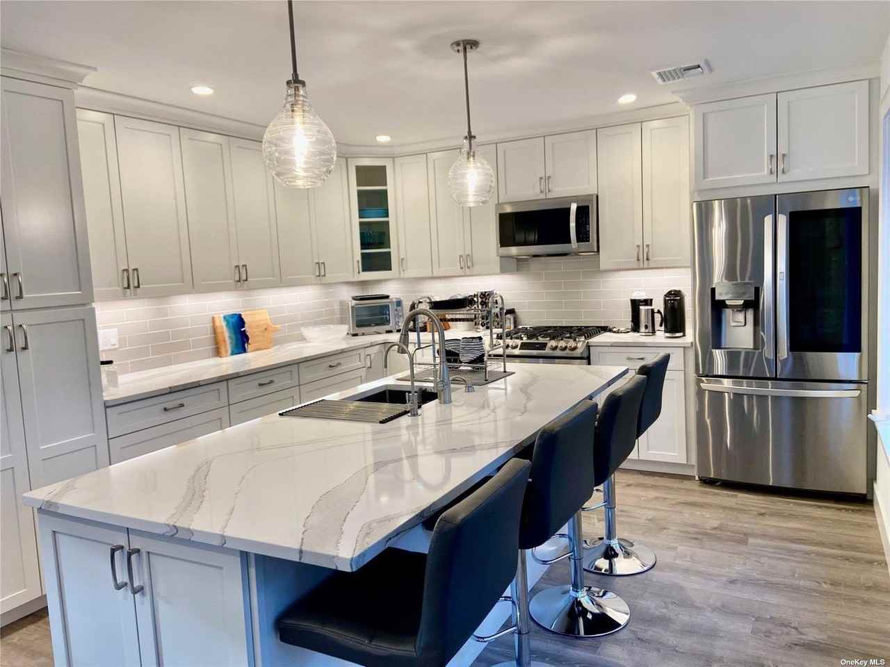 1265 Brigantine Dr - Photo 4 of 17