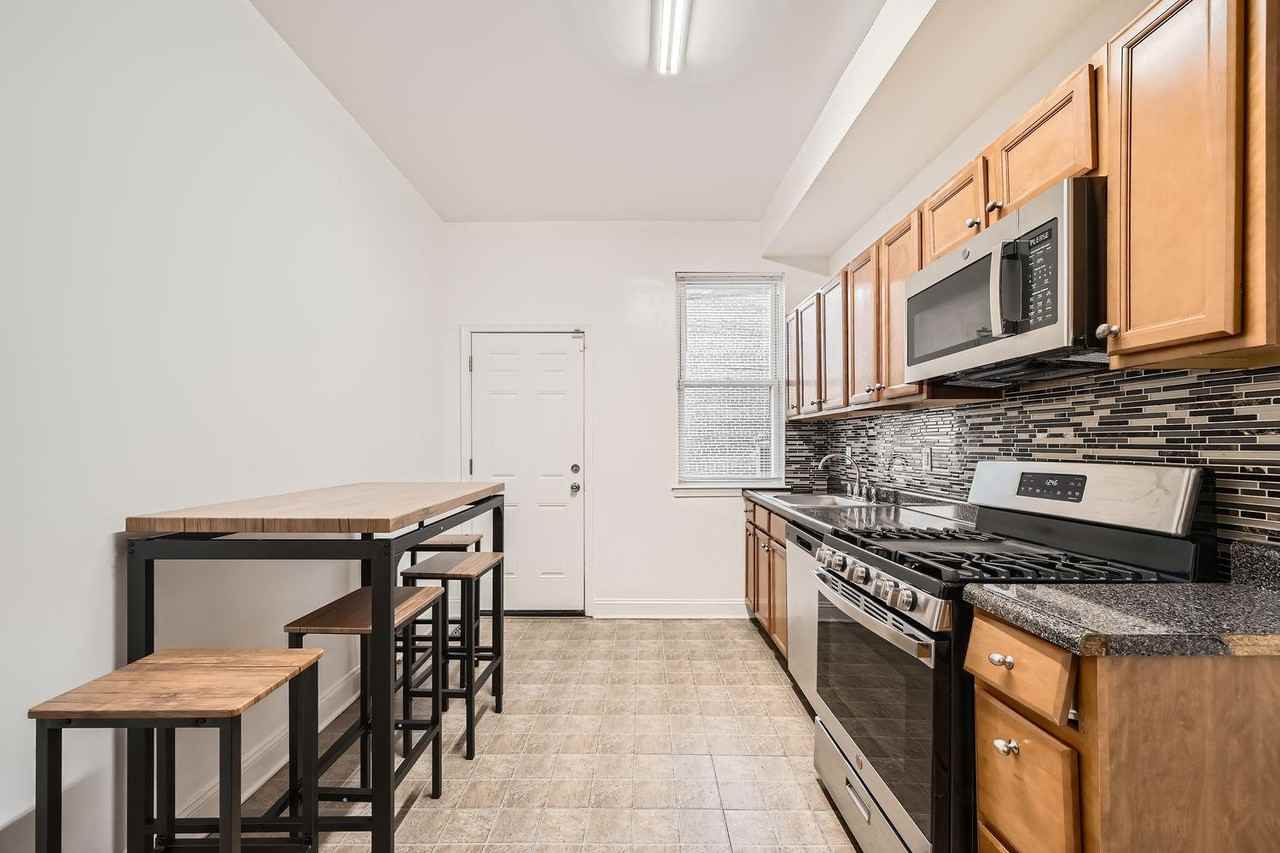 N Luzerne Ave - Photo 4 of 7