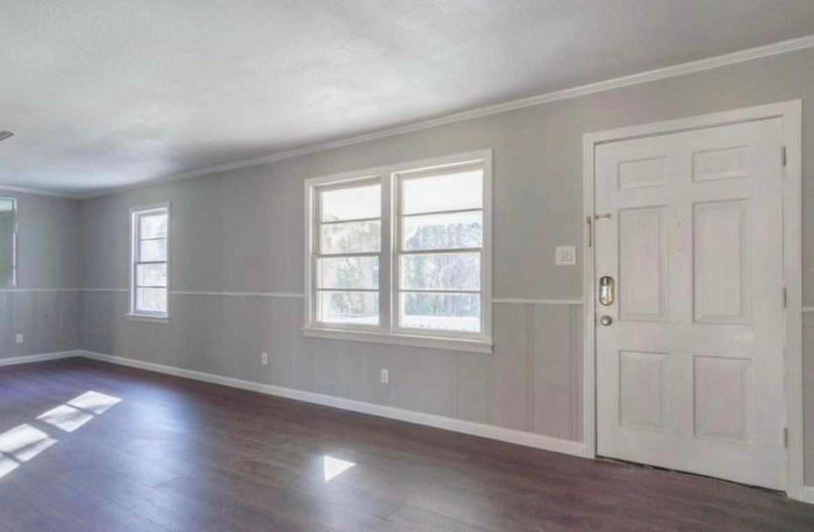 2801 Tryon Rd - Photo 2 of 13