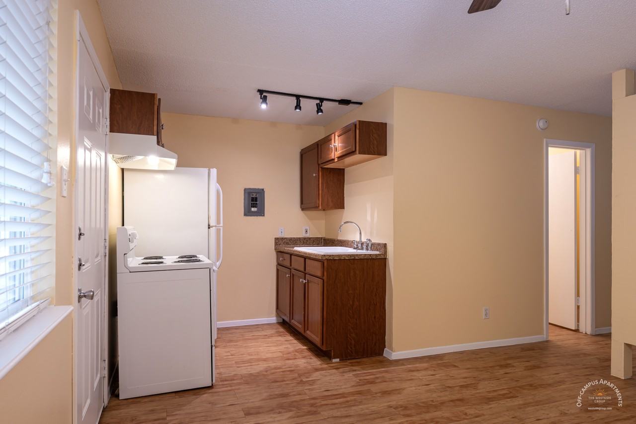 Melroy North University - Photo 5 of 14