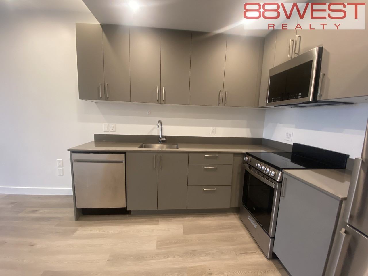 181 6th Street West #502 - Photo 7 of 28