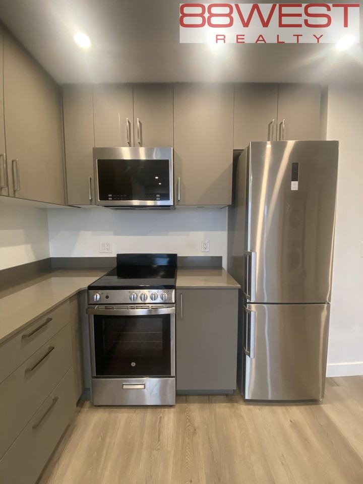 181 6th Street West #502 - Photo 6 of 28
