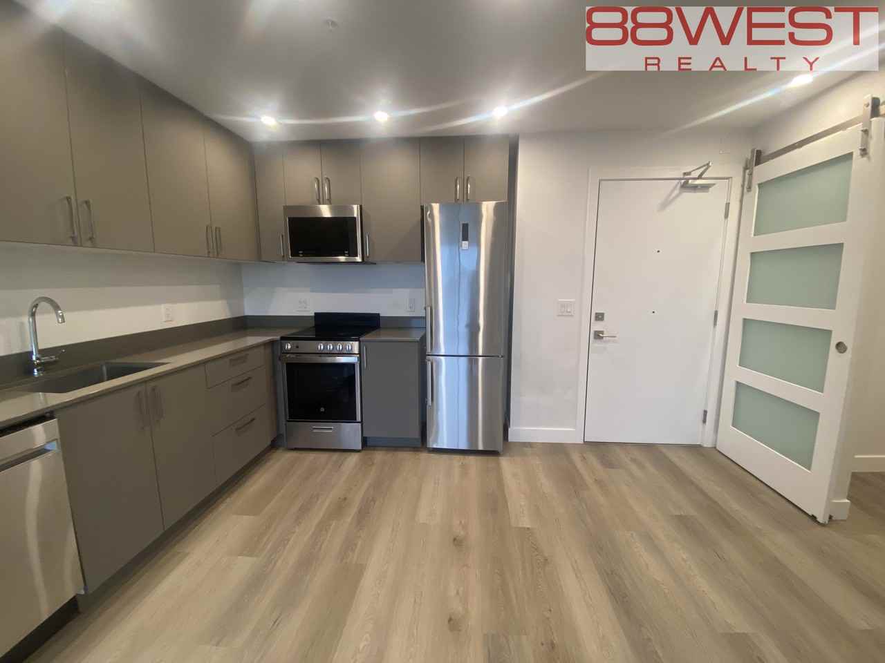 181 6th Street West #502 - Photo 5 of 28