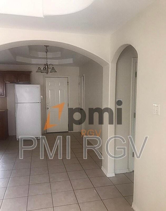 1105 S Palm Dr #1 - Photo 5 of 10