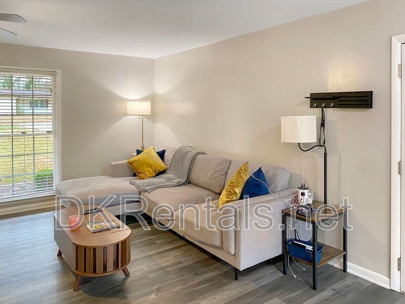 5282 Maple Valley Road Southwest - Photo 2 of 27