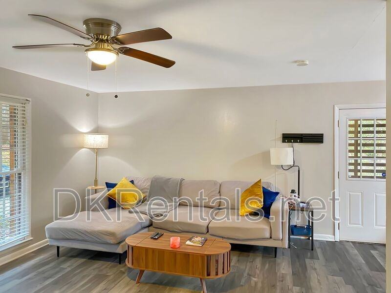 5282 Maple Valley Road Southwest - Photo 4 of 27