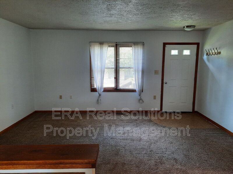 434 S West St - Photo 2 of 9