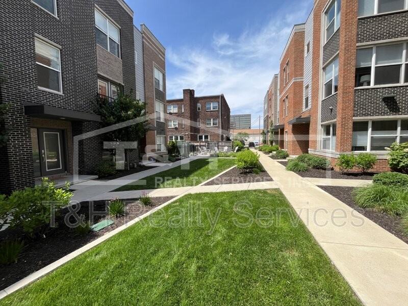 731 Perth Lane - Photo 3 of 37