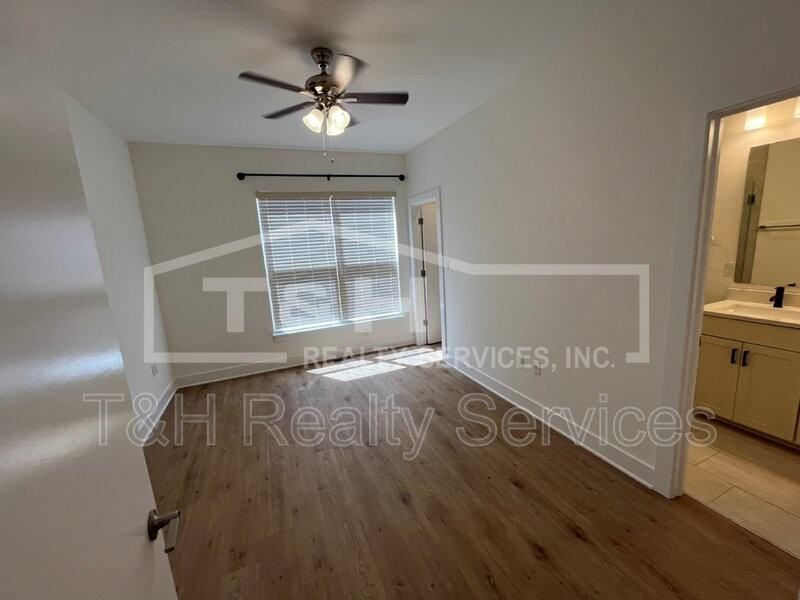 731 Perth Lane - Photo 7 of 37