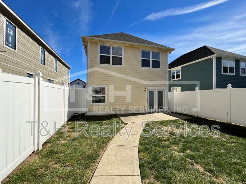 2030 N College Ave - Photo 4 of 30