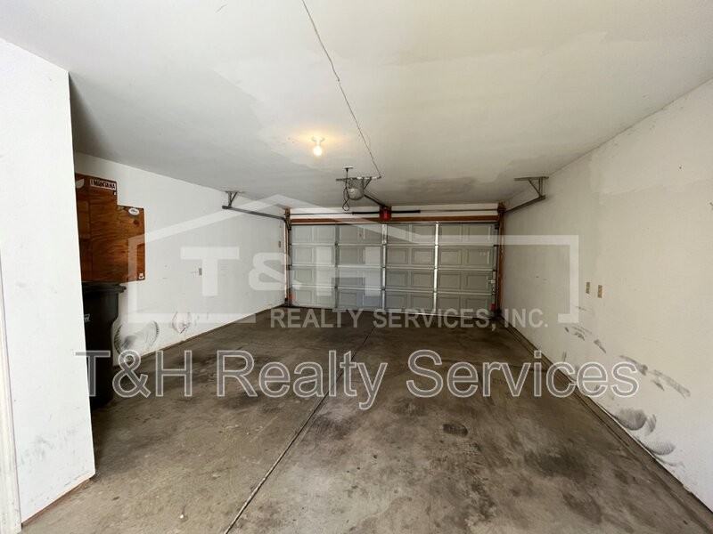 2030 N College Ave - Photo 5 of 30