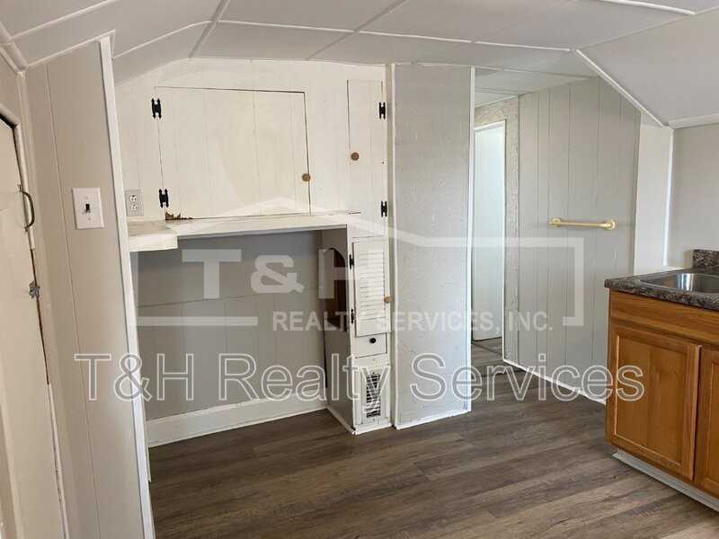 2916 Noble St #2 - Photo 7 of 14