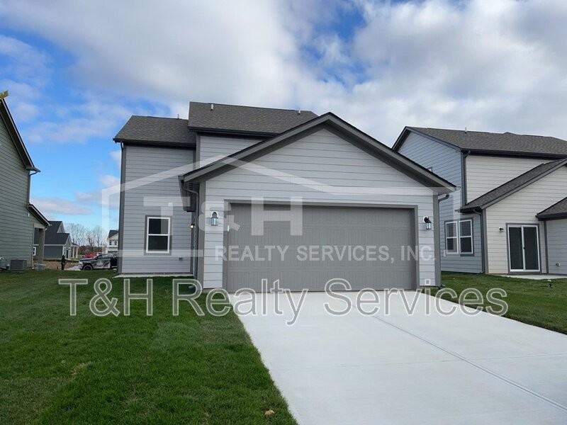 542 Jefferson St - Photo 3 of 25