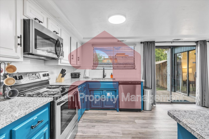 4045 Thunderbird Dr #7