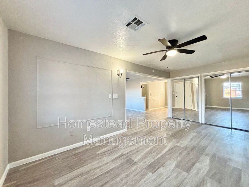 2500 Sw 48th St - Photo 7 of 13