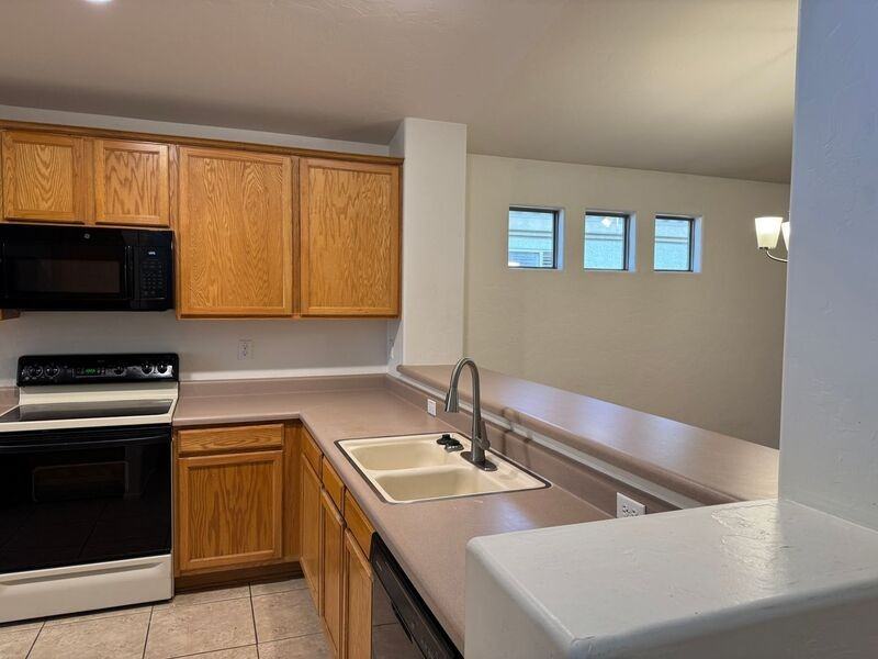 2464 N Creek Vista Dr - Photo 3 of 38